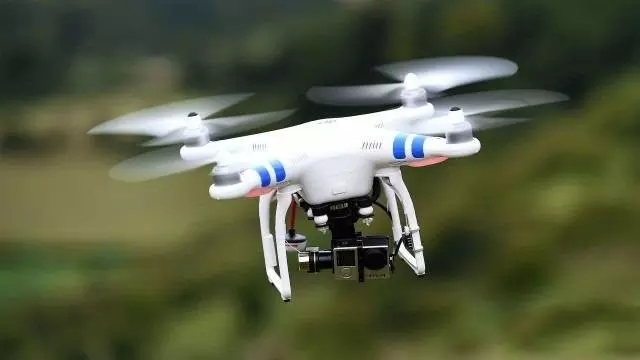 無人機很好玩，但隱患不容忽視——違規飛行或致飛機失事風險